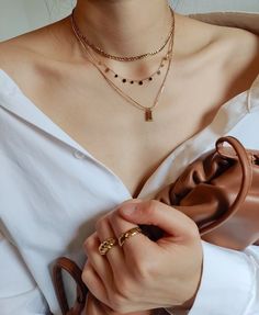 Gold Bricks Necklace is an 18k gold plating necklace. When you receive it, you will find it is a super delicate cube. It's a chic chunky gold bar design. ♥ SIGN UP for 10% OFF your first order: https://bit.ly/3olIlWf ♥ DETAILS - Pendant Size: 11.2*0.7*0.4cm / 4.40'' * 0.27'' * 0.15'' - Length: adjustable from 41cm to 47cm / 16.14'' to 18.50'' - Materials: Stainless steel, 18k gold plating. - Nickel-free, anti-corrosion, tarnish-resistant, and hypoallergenic. - Safe for sensitive skin. - Waterpro Minimalist Rose Gold Layered Clavicle Necklace, Tiny Gold Plated Gold Necklaces, Minimalist 14k Gold Filled Layered Necklace For Gift, Minimalist 14k Gold Filled Layered Necklace As Gift, Minimalist Tarnish Resistant Chain Necklace For Jewelry Making, Minimalist Tarnish-resistant Chain Necklace For Jewelry Making, 14k Gold-filled Layered Clavicle Chain Necklace As Gift, 14k Gold Filled Layered Clavicle Chain Necklace As Gift, Minimalist Yellow Gold Layered Necklace, Tarnish Resistant