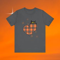 Halloween Black Cat Heart Unisex Jersey Short Sleeve Tee - Etsy Cotton Heart Graphic T-shirt For Fall, Fall Cotton T-shirt With Heart Graphic, Cotton T-shirt With Heart Graphic For Fall, Chat Halloween, Cat Heart, Halloween Black Cat, Halloween Black, Black Cat Halloween, Prism Color