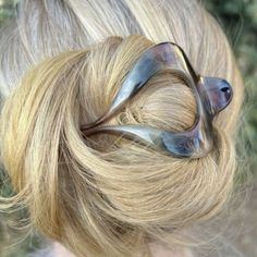 Twist your hair quickly into this curved clip that's quick, easy & elegant. Get 20% off The Best Hair Clip + more on Grommet. Mob Hair, Quick Bun, Floral Couch, Hair Bleaching, 60 Hairstyles, French Twist Hair, Hair Bun Tutorial, Easy Hair Updos, Nice Hair