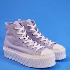 Converse Chuck Taylor All Star Hi High Top Pastel Gradient Purple White 2x Platform Women's Sneakers / Boots A00558c Nwt Size: Women's 10.5 Mpn: A00558c The 2x Platform Chuck Taylor All Star Hacks Our Converse Dna To Create An Ultra-Lifted, Hybrid Style. We Pushed Up Our Midsole To Be 10mm Higher Than Our Standard Platform, Giving You Even More Height, And Brought Diagonal Bars To The Midsole For Expressive Style. An All-Over Leopard Print Gives Classic Canvas An Edge, Showing Off A Different Co Converse Platform Sneakers With Vulcanized Sole For Spring, Spring Converse Platform Sneakers With Vulcanized Sole, Casual Purple Lace-up Platform Sneakers, Converse High-top Platform Sneakers For Spring, Spring Platform Converse High-top Sneakers, Spring High-top Platform Sneakers With Boost Midsole, Converse High-top Sneakers For Summer Streetwear, Converse Canvas Shoes For Spring Sports, Converse Canvas Shoes For Sports In Spring