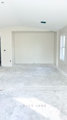 an empty room with no furniture in it