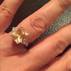 Lovely 14k White Gold Canary And Cz Ring. 5 Rings, Ring Color, Cz Ring, Gold Yellow, Womens Jewelry Rings, White Gold, Yellow Gold, Women Jewelry, Ring