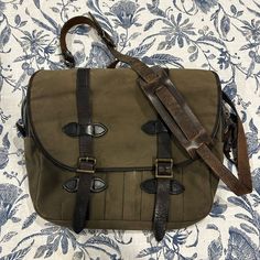 -Filson Medium Rugged Twill Field Bag -Well Loved, Scratches To Canvas As Pictured -Leather Has Been Freshly Conditioned -Happy To Answer Questions :) -Bundles And Offers Welcome! Green Coated Canvas Bags With Leather Trim, Green Satchel Bag With Leather Trim, Filson Bags, Field Bag, Messenger Bag Men, Messenger Bags, Green Brown, Fun Bags, Green And Brown