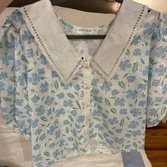 Brand New, Never Worn, Cutest Button Up Ever!! Just Didn’t Fit! Blue Collar Top With Floral Print, Blue Floral Print Top With Collar, Blue Peter Pan Collar Blouse For Spring, Blue And Green, Puff Sleeve Top, Puff Sleeve, Button Up, Blue Green, Top Blouse