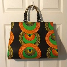 I Bought This Purse Years Ago And Never Used It. It's Time For It To Go To A New Home Where It Will Be Appreciated. African Print Fabric Purse African Purses And Bags, African Purse, African Fabric Accessories, Spoon Flower, Handmade Fabric Bags, African Tops, African Bag, Unique Handbag, Fabric Purse