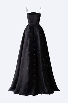 This dress adds a delicate touch to any look. Expertly crafted from voile, the A-line silhouette features an elegant floor-length design and comfortable spaghetti straps. Perfect for any special event. Black Fr, Full Dress, Ankle Length Dress, Split Skirt, Square Neck Dress, Red Carpet Event, Confident Woman, Looks Chic, Floor Length Dresses