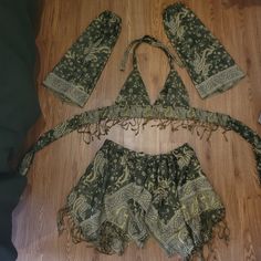 Best fits: - cup size: A-C - skirt: waist 27 - 36 inch (DM for other sizes) - shortest part of skirt: 8 inches long - longest part of skirt: 17 inches long This set includes: crop top, sleeves, hood, and fairy skirt Handmade by me <3 Made to Order, ready to ship in 3-5 weeks DM for other colors! If you're interested in a different style top or skirt, or want to add sleeves or a garter! #handmade #fae #festival #fairy #rave Long Skirt Rave Outfit, Mushroom Fairy Rave Outfit, Rave Fits Casual, Bohemian Party Sets For Festivals, Bohemian Fitted Festival Sets, Fitted Bohemian Festival Clothing Set, Green Fitted Bohemian Set, Fitted Bohemian Festival Set, Bohemian Fitted Beach Sets