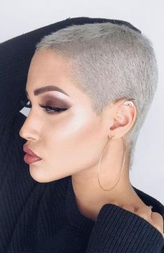 Short Hair Edgy, Beyonce Hair, Shaved Hair Cuts, Half Shaved Hair, Hairstyle For Women, Short Sassy Haircuts, Really Short Hair