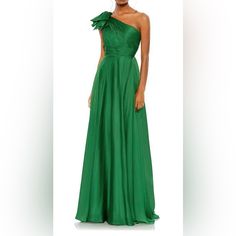 New With Tags. Beautiful Green Gown. Size 2. Green Pre-draped Evening Gown, Green Evening Gown With Ruched Bodice, Green Gown With Ruched Bodice For Formal Occasions, Green Asymmetrical Dress For Gala, Green Silk Evening Dress With Pleated Bodice, Green Chiffon Evening Dress For Gala, Green Pre-draped Evening Dress For Formal Events, Green Silk Evening Dress With Ruched Bodice, Green Formal Gown With Ruffles