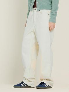 Composition : Cotton 100%Country of Origin : KOREA Pants White, Pants Straight, Denim Pants, Composition, Mens Outfits, The Originals, Clothes For Women, Outfit Inspo, Pants