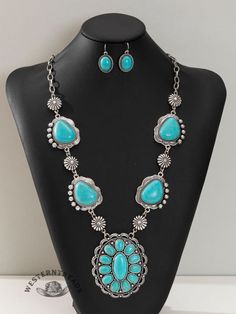 Western style retro special-shaped turquoise necklace with earrings jewelry set blue Cowgirl Dresses, Country Dresses, Necklace Turquoise, Vintage Turquoise, Turquoise Earrings, Western Style, Style Retro, Diy Jewellery, Earrings Jewelry