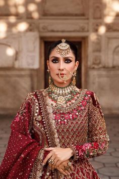 Pakistani Bridesmaids Outfits, Bridal Pishwas, Tena Durrani, Maxi Frocks, Pakistani Bridal Dress, Dress Pakistani, Red Bridal Dress, Muslim Brides, Bridal Dupatta