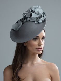 Grey Hats, Race Day Hats, Fascinator Hats Diy, Sewing Hats, Royal Ascot Hats, Sinamay Hats, Ascot Hats, Dramatic Style, Floral Hat