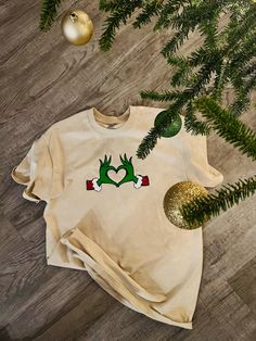 Merry Christmas 🎄 Merry Grinchmas Shirt, Christmas Graphic Tees, Grinch Shirt, Grinch Shirts, Merry Grinchmas, Santa Shirt, Santa Shirts, Fame Dr, Movie Shirts