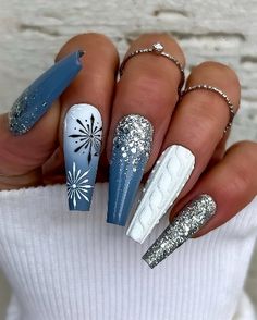 Obsessed with these icy blue snowflake nails with a touch of silver glitter magic? ❄️💙🤍✨ They're the perfect way to embrace the winter wonderland vibes this Christmas! #fallnails #christmasnails #festivenails Sweater Nails, Acrylic Nails Coffin Short, Nagel Inspo, New Year's Nails, Long Acrylic Nails, Cute Acrylic Nails