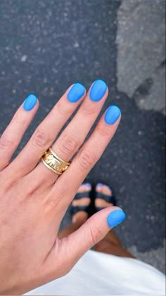 Short Gel Nails For Vacation, Single Color Short Nails, Vacation Nails One Color, Bright Natural Nails, Bright Summer Dip Nails, Nail Colors For Vacation, May Dip Nails, Fun Color Nails, Natural Nail Ideas Gel