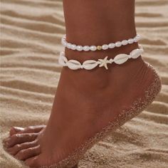 Shell Embellished Double Anklet White Shells, Faux Pearls, Starfish 2 Piece Anklet Shop Our Boutique For Styles/Events: Romantic Date Night Erotic Seductive Sexy Intimate Photoshoot Model Bride Lingerie Winter Fall Summer Spring Boho Gypsy Hippie Beachy Birthday Gift Resort Bohemian Girly Trendy Date Night Minimalist Y2k College 90s 00s 70s Vintage Wedding Guest Engagement Party Bachelorette Vacation Cruise Travel Western Aesthetic Vibe Retro Vintage Christmas Thanksgiving Holiday Resort Chic Ca Beach Foot Jewelry, Preppy Jewelry, Ankle Jewelry, Tanah Liat, Stil Boho, Pola Gelang, Jewelry Accessories Ideas, Summer Bracelets, Vintage Hippie