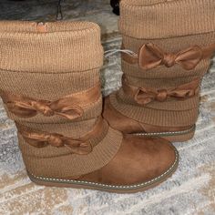 Very Cute Boots Beautiful Design With Double Bow Side, Soft From Inside New Never Been Worn Zipper On The Side Size 7 Size 7 Shoes, Fall Boots Aesthetic, 2000s Boots, Japan Summer Outfit, Agejo Gyaru, Teal Outfits, Slouchy Boots, Knit Boots, Double Bow