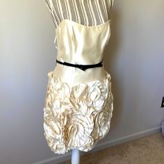 Ivory Strapless Fitted Dress With Beautiful Rosettes Brand New Strapless Knit Dress, Strapless Casual Dress, Sweetheart Strapless Dress, Milly Dresses, White Strapless Dress, Milly Dress, Lace Strapless, Floral Embroidered Dress, Strapless Mini Dress