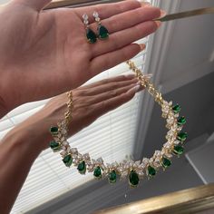 Vintage And In Excellent Condition! Perfect For An Evening Gown For Night Out. Emerald Gold Necklace, Necklace And Earrings, Earrings Color, Evening Gown, Green And Gold, Womens Jewelry Necklace, Evening Gowns, Gold Jewelry, Night Out