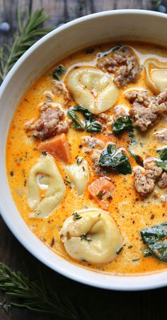 Sausage Tortellini Soup with Spinach in a white bowl. Sausage Tortellini Soup Healthy, Keto Tortellini Soup, Soup Recipes In Crockpot, Sausage Tortellini Soup Crockpot, Creamy Sausage Soup, Soup Thanksgiving, Crockpot Tortellini Soup, Tortellini Soup Crockpot, Creamy Sausage Tortellini Soup