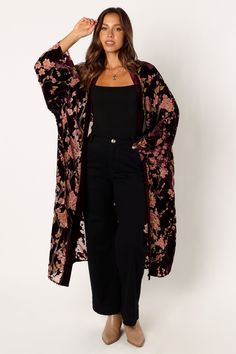 DETAILS
If you're looking for a versatile and stylish piece to add to your wardrobe, look no further than the kimono sleeve duster. From its midi length to its relaxed fit and comfortable material, there's so much to love.

kimono sleeves
midi length
relaxed fit
velvet material
unlined


material - 100% polyester









SIZING

model is 5' 6" and wears a Size S
model stats: bust - 31", waist - 23", hips - 34"















GARMENT CARE

cold hand wash separately Dark Bohemian Aesthetic Outfits, Purple Kimono Outfit, Dark Boho Outfits, Kimono With Dress, Kimono Cardigan Outfit, Long Kimono Outfit, Dark Boho Fashion, Duster Outfit, Velvet Duster