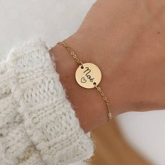 Our catalog of graphics & illustrations to engrave: https://tinyurl.com/bliche Bracelet N1: * Bracelet in silver, gold or rose gold stainless steel * 14 mm medal to engrave * Fine chain, Length: 15 cm + 5 cm Bracelet N2: * Bracelet in silver, gold or rose gold stainless steel * 16 mm medal to engrave * Link chain, Length: 15 cm + 5 cm Bracelet N3: * Bracelet in silver, gold or rose gold stainless steel * 18 mm medal to engrave * Beaded chain, Length: 15 cm + 5 cm Bracelet N4: * Bracelet in silve Metal Bracelets For Valentine's Day, Metal Round Bracelets For Valentine's Day, Gold Stainless Steel Bracelets With Custom Name, Minimalist Metal Bracelets For Mother's Day, Personalized Metal Bracelets For Mother's Day, Minimalist Stainless Steel Jewelry For Mother's Day, Personalized Stainless Steel Jewelry As Gift For Her, Minimalist Stainless Steel Bracelets With Custom Name, Minimalist Stainless Steel Bracelet With Custom Name