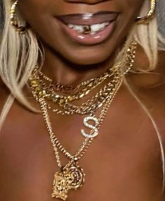 gold jewelry inspo⭐️ Gold Layered Jewelry, 90s Black Culture Aesthetic, 90s Jewelry, First Crush, Golden Jewelry, Bible Journal