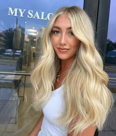 41 Blonde Hair Colors To Brighten Your Look Bright Golden Blonde Hair, Golden Platinum Blonde, Fall Hair Ideas For Blondes, Blonde Full Highlights, Hair Ideas For Blondes, Types Of Blonde, Blond Shades, Cool Blonde Tone, Fall Hair Ideas