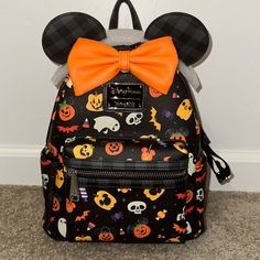 Brand New With Tags Black Disney Backpack For Halloween, Black Backpack For Disney Trips And Back To School, Black Disney Backpack For Disney Fan Events, Black Mickey Mouse Bag For Back To School, Black Mickey Mouse Backpack For Back To School, Black Mickey Mouse Backpack For Disney Fan Events, Grey Jansport Backpack, Mickey Mouse Treats, Halloween Mickey Mouse