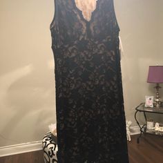 Beautiful Lace Dress New With Tags No See Thru Underlay With Tags No Snags In Perfect Condition Great For Wedding Or Other Event V-neck Lace Evening Dress, Beautiful Lace Dresses, Black Print Dress, Wedding Colors Blue, No See, Karen Kane, Leopard Print Dress, Floral Dress Black, Hem Dress