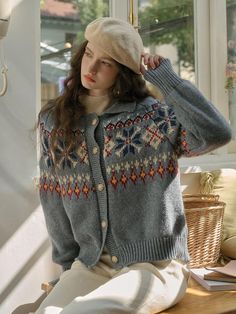 Composition : NYLON 45% WOOL 30% ACRYLIC 25%Color : GRAY_S,GRAY_M,GRAY_LCountry of Origin : CHINA Stylish Casual Outfits, Grey Knit Cardigan, Knitted Dresses, Pre Fall Collection, Black Knit Sweater, Sun Exposure, Contrast Collar, Knitwear Cardigan, Laundry Detergent