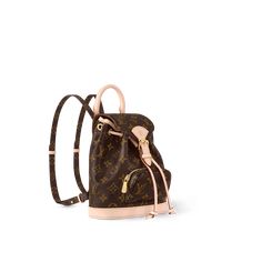 LOUIS VUITTON® - Montsouris Mini - Monogram Mochila Louis Vuitton, Mini Toile, Fancy Stuff, Louis Vuitton Gifts, Micro Bags, Luxury Backpack, Louis Vuitton Official Website, Trunk Bag, Timberlands Shoes