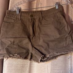 Brand New, Never Worn Casual Brown Bottoms With Frayed Hem, Brown Bottoms With Frayed Hem For Spring, Brown Denim Bottoms With Frayed Hem, Trendy Brown Jean Shorts With Pockets, Trendy High Waist Brown Jean Shorts, Trendy Brown Jean Shorts For Spring, Casual High Waist Brown Jean Shorts, Casual Brown High Waist Jean Shorts, Trendy Brown Cotton Shorts