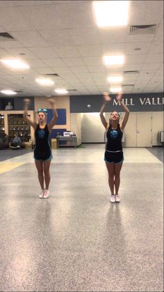 Youth Cheer Dance Routines, Cheer Camp Ideas, Cheer Dance Routines Easy, Cheerleading Motions, Cheer Formations, Cheerleading Moves, Pom Team, Easy Cheers