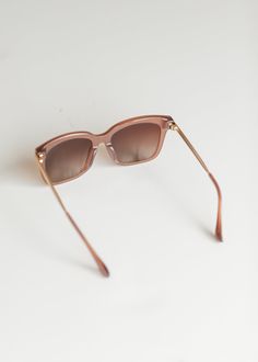 Discover the fan-fave Bella Brown Gradient Polarized Sunglasses by Diff Eyewear. These sunnies are insta-worthy, beach-worthy, and YOU-worthy! Featuring an oversized fit, classic square shape, polarized lenses & sleek metal temples, our bestselling Bella will upgrade all of your outfits. These protective and stylish sunglasses are bound to be the pair you reach for every time! Style: Sunglasses, Polarized Includes protective case. Classic Polarized Cat Eye Sunglasses For Beach, Classic Cat Eye Sunglasses With Tinted Lenses For Vacation, Classic Cat Eye Sunglasses With Mirrored Lenses For Vacation, Classic Cat Eye Sunglasses With Mirrored Lenses For Beach, Classic Mirrored Cat Eye Sunglasses For Beach, Vacation Sunglasses With Gradient Lenses And Square Frame, Wayfarer Cat Eye Sunglasses With Gradient Lenses For Vacation, Vacation Sunglasses With Gradient Square Frame, Summer Cat Eye Sunglasses With Polarized Lenses For Vacation