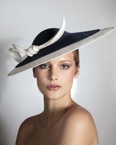 Fancy Hats Classy, Elegant Fits, Philip Treacy Hats, Classy Hats, Haute Couture Details, Derby Hats Fascinators, Vintage Dance, Philip Treacy