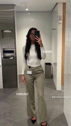 Casual Outfits For Award Ceremony, Courthouse Outfits For Women, Basic Formal Outfit, Cna Interview Outfit, Business Casual Outfits Women Aesthetic, Science Lab Outfit College, Research Assistant Outfit, Buissness Asthetic Outfits, Retail Employee Outfit