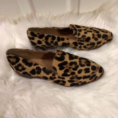 Animal Prints Flats Mocasines. Trendy Brown Slip-on Flats, Brown Flat Oxfords For Office, Brown Slip-on Moccasins For Fall, Brown Slip-on Flats For Fall, Brown Slip-on Flat Loafers, Casual Brown Pointed Toe Oxfords, Brown Pointed Toe Loafers For Business Casual, Brown Flat Heel Oxfords For Business Casual, Brown Pointed Toe Moccasins For Business Casual