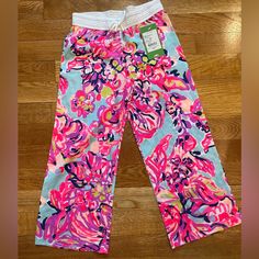 Lilly Pulitzer Serene Blue Beach Pant. Size S 4-5 Playful Vacation Bottoms With Pockets, Playful Bottoms With Pockets For Vacation, Summer Pants With Elastic Waistband For Sleepover, Pink Summer Playwear Pants, Playful Summer Bottoms For Sleepovers, 90s Pants, Scalloped Shorts, Patchwork Skirt, Green Leggings