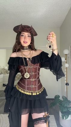 Pirates of the Caribbean IN REAL LIFE Pirate Theme Costume Ideas, Pirates Of The Caribbean Female Costumes, Steampunk Pirate Costume Women, Elizabeth Pirates Of The Caribbean Costume, Captain Jack Sparrow Costume Women, Pirates Of The Caribbean Outfits Women, Pirate Princess Outfit, Pirate Dress Aesthetic, Pirate Woman Outfit