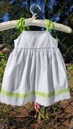 Cute Lined Cotton Sundress, Cotton Sundress With Lace Trim, White Cotton Sundress With Lace Trim, Green Cotton Lined Dress, White Cotton Sundress For Play, Cotton Sundress With Lace Trim For Garden Parties, Vintage Linen Dress, Vintage Linen, Linen Dress