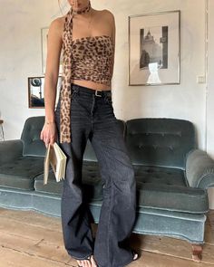 Your new favorite top?!? Shop now before we sell out xx Backless Vest, Slim Tank Top, Tøp Aesthetic, 2000s Clothes, Middle Age Fashion, Leopard Fashion, Leopard Print Scarf, Vest Fashion, Print Crop Tops