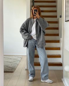 Fall Outfits 2023 Trends Casual, Grey Jacket Outfit, Estilo Hijab, Quoi Porter, Stockholm Style, Paris Outfits, Outfits 2023