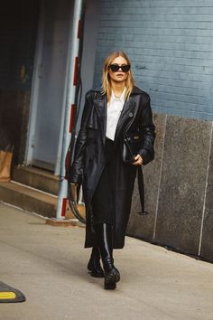 Leather Coat Outfit, Mode Dope, Leandra Medine, Coat Street Style, New York Street Style, La Fashion Week, Looks Street Style, Street Style Winter