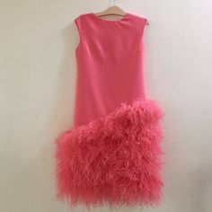 Jay ostrich feathers dress 🌸Made to order for every sizes 🌸 Please check my sizes chart before ordering 🌸Dress made with ostrich feathers many layers 🌸Color: more than 18 colors 🌸Made in Thailand Elegant Prom Dress With Ostrich Feathers, Elegant Party Dress With Ostrich Feathers, Formal Fitted Dress With Ostrich Feathers, Fitted Pink Feather Dresses, Formal Ostrich Feather Dress, Cocktail Dress With Ostrich Feathers, Elegant Sleeveless Dress With Ostrich Feathers, Sleeveless Feather Evening Dress, Sleeveless Party Dress With Ostrich Feathers