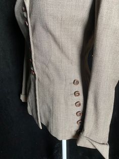 "Late 40's/early 50's gray brown Dan Millstein super pleated blazer with rows of buttons. Discolored red lining, interior collar staining, and one smaller stain on a cuff. All shown in photos Women's small/medium 36\" bust 27\" waist 26\" shoulder to hem 14.5\" back shoulders" Pleated Blazer, Fitted Blazer, Back Shoulder, Womens Blazers, Lincoln, Brown And Grey, Stain, Cuff, Size Small