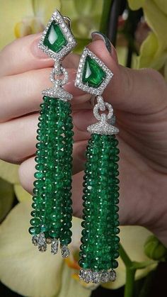 Pretty Antique Design Green Lab-Created Gemstones 935 Silver Tassel Drop Earring Indian Jewelry Earrings, Diamond Jewelry Designs, Tassel Drop Earrings, Bridal Jewellery Indian, Couture Jewelry, Yellow Gold Engagement Rings, Antique Design, Drop Earring, Fine Jewellery Earrings