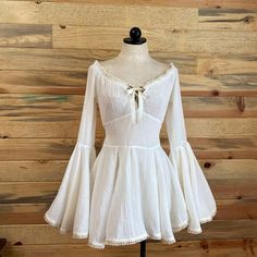 Cotton vintage style babydoll with large bell sleeves with lace and ribbon trim. Jason Dilaurentis, Estilo Hippie, Mode Ootd, Vestidos Vintage, 가을 패션, Bell Sleeve Dress, Visual Kei, Looks Vintage, Mode Outfits