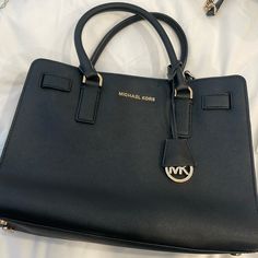 Michael Kors Black Handbag Michael Kors Handbags Black, Michael Kors Bag Black, Michael Kors Handbag, Black Handbag, Bags Black, Handbags Michael Kors, Michael Kors Black, Michael Kors Bag, Cross Body